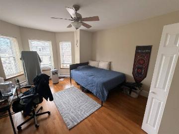 SUMMER SUBLEASE  4B/1.5B