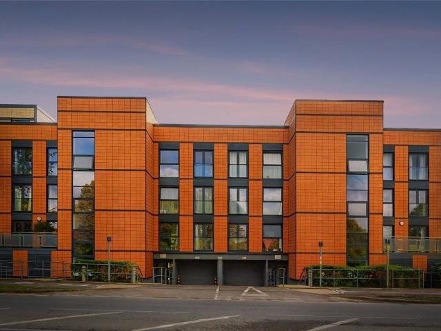 Summer Place, Bracknell, Berkshire RG42, 2 bed flat to rent, £1,500 pcm | PrimeLocation