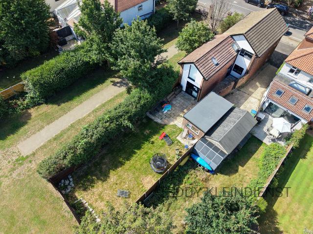 Summer Road, Thames Ditton KT7, 4 bed detached house to rent, £4,500 pcm | PrimeLocation