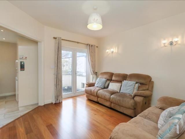 Summer Road, Thames Ditton 3 bedrooms Property for lettings Seymours