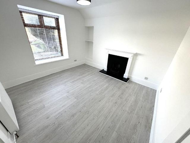 Summerfield Terrace, City Centre. 2 bed flat to rent £700 pcm £162 pw