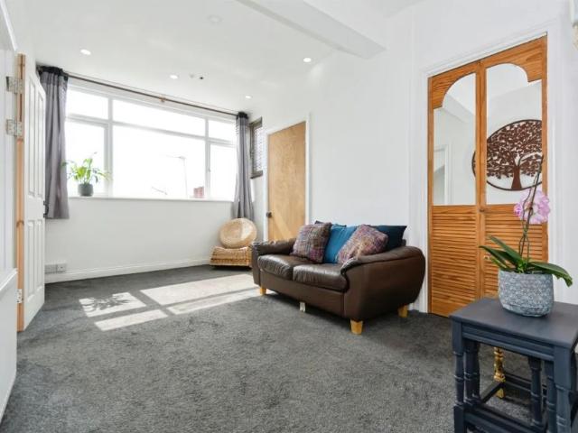 Summerfield Crescent
