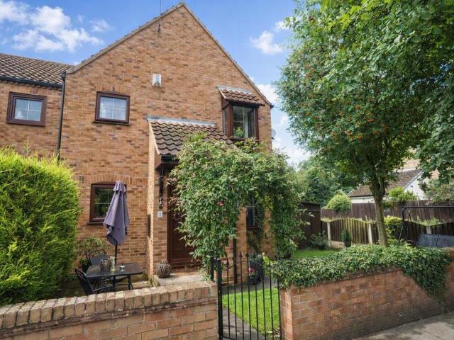 Summerfield Drive, Knottingley 1 bed flat to rent £650 pcm £150 pw