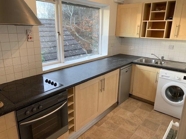 Summerfield Place, Heath, Cardiff CF14, 2 bed flat to rent, £900 pcm | PrimeLocation