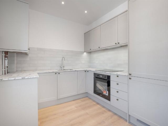 Summerland Gardens, London N10, 1 bed flat to rent, £2,350 pcm | PrimeLocation