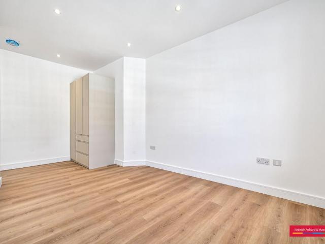 Summerland Gardens, London, N10 2 bed flat to rent £2,900 pcm £669 pw
