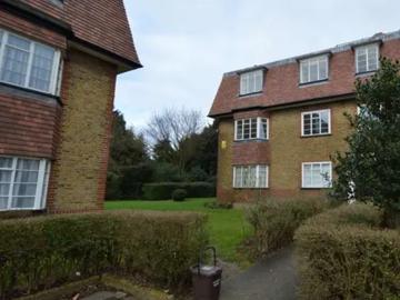 Summerland Gardens, London, N10 3QN, United Kingdom | 2 bed apartment for rent #167776979 | Rentberry