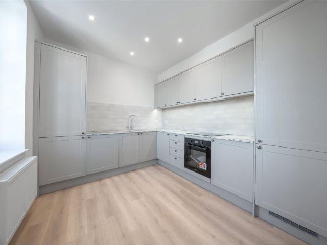 Summerland Gardens, Muswell Hill N10, 2 bed flat to rent, £3,000 pcm | PrimeLocation