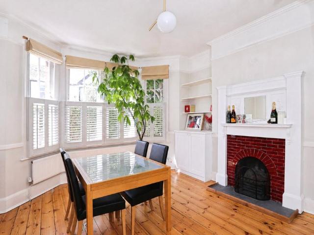 Summerlands Avenue, London, W3 4 bed terraced house to rent £4,000 pcm £923 pw