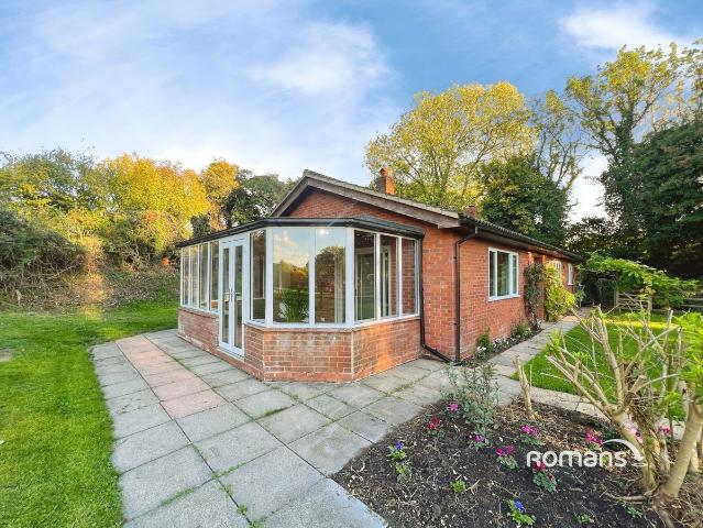 Summerleys Road, Princes Risborough, Buckinghamshire HP27, 3 bed bungalow to rent, £2,250 pcm | PrimeLocation