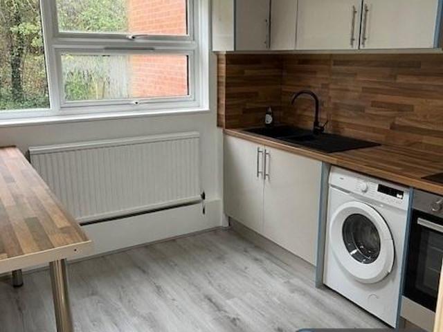 Summers Close, Wembley, HA9 2 bed flat to rent £1,800 pcm £415 pw