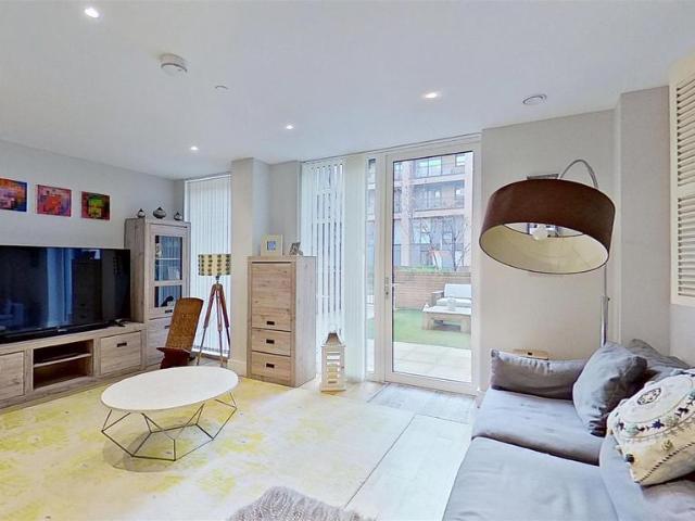 Summerstown, London 3 bed duplex to rent £3,250 pcm £750 pw