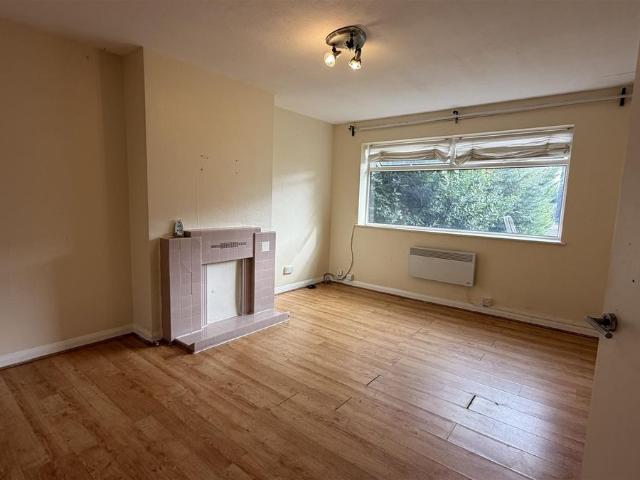 Summit Close, Edgware HA8, 2 bed flat to rent, £1,700 pcm | PrimeLocation