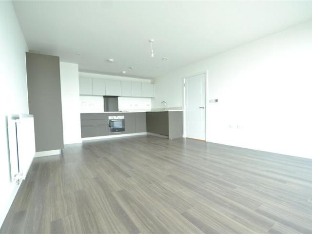 Summit House, Glebe Way, West. 2 bed apartment to rent £1,850 pcm £427 pw
