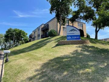 Summit Park 2 Bedroom Apartment for Rent at 605 505, 525, 605 & 705 Park Street, Minot, ND 58701