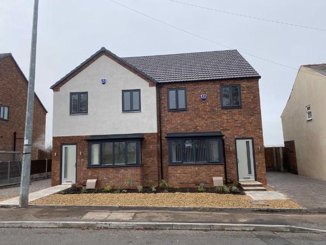 Summit Place, Dudley DY3 3 bed semi detached house to rent £1,325 pcm £306 pw