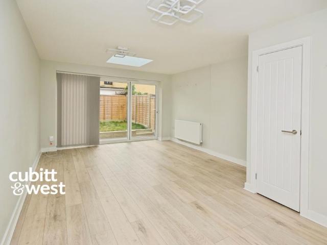 Sumner Road South, Croydon CR0 2 bed semi detached house to rent £1,900 pcm £438 pw