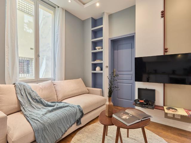 Sumomo 2 bedrooms in Place des Vosges, Paris Amsterdam Apartments for Rent
