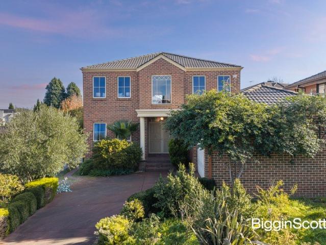 SUMPTIOUS SPACES, STUNNING VIEWS AND SUPERB SURROUNDS!