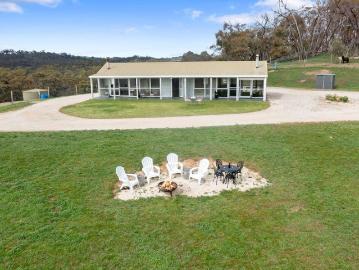 Sumptuous Sevenhill Estate with Endless Potential!