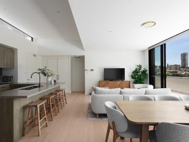 Sumptuous Penthouse Entertainer in the Prestigious Encore Building