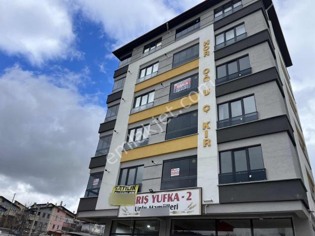 Sunta Kavşağında Anayolda Sıfır 2+1 Daire