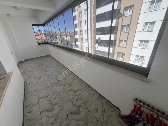 Sunta Kavşağında Sıfır 3+1 Daire