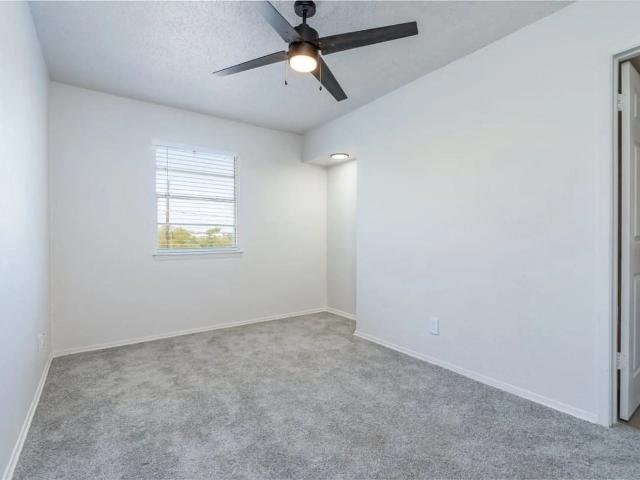 Suntree 2 Bedroom Apartment for Rent at 3040 Suntree Plz, Kansas City, KS 66103 Rosedale