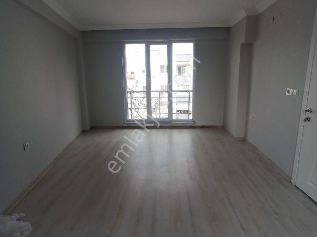 Sunullah Mahallesinde Deniz Manzaralı 1+1 Kiralık Daire