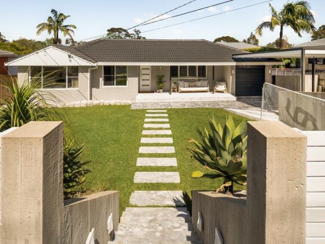 Sun Bathed Single Level Coastal Entertainer Set on 816 sqm Parcel, Ready to Enjoy