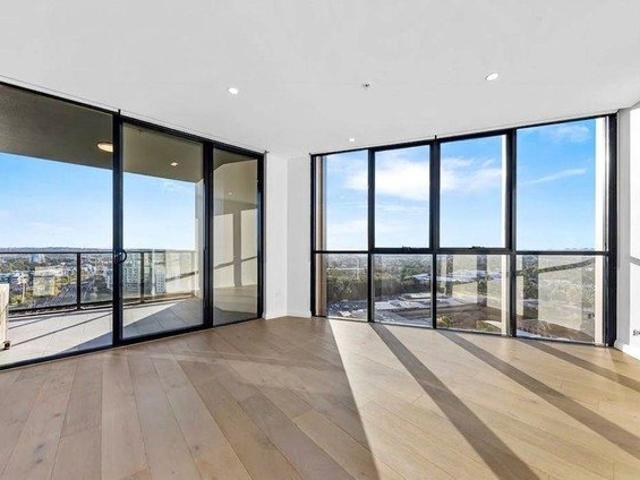 Sun Drenched 14th North Corner | 3m Walk Stn | High Yield Est $880/w
