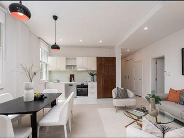 Sun Drenched 1 Bedroom Oasis in Prestigous City Quarter