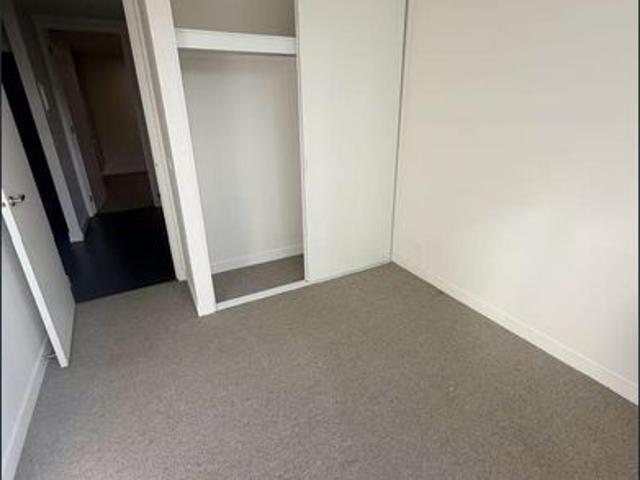 Sun Drenched 2 Bed Modern Apt in Box Hill Centre I Modern Kitchen & Bath