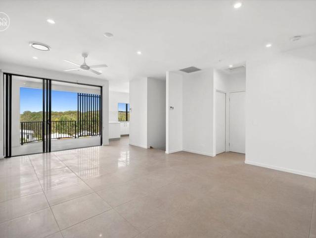 Sun Drenched Coastal Luxury Meets Urban Convenience