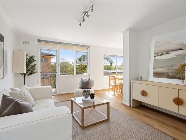 Sun Drenched Apartment in Boutique Block | Walk to Village & City Transport