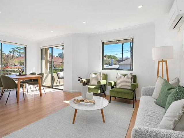Sun Drenched Apartment in Boutique Block