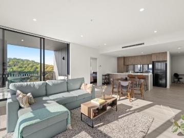 Sun Drenched Apartment with Beautiful District & City Views