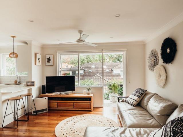 SUN DRENCHED APARTMENT