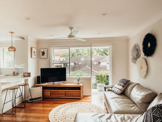 SUN DRENCHED APARTMENT