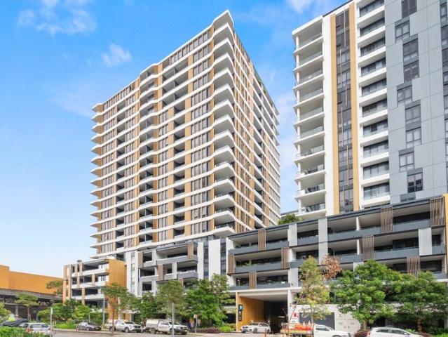 Sun Drenched Garden View Apartment | 1 Bed Plus Large Study