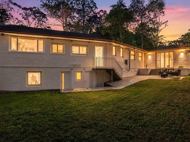 Sun drenched Entertainer in a Quiet & Premium Location
