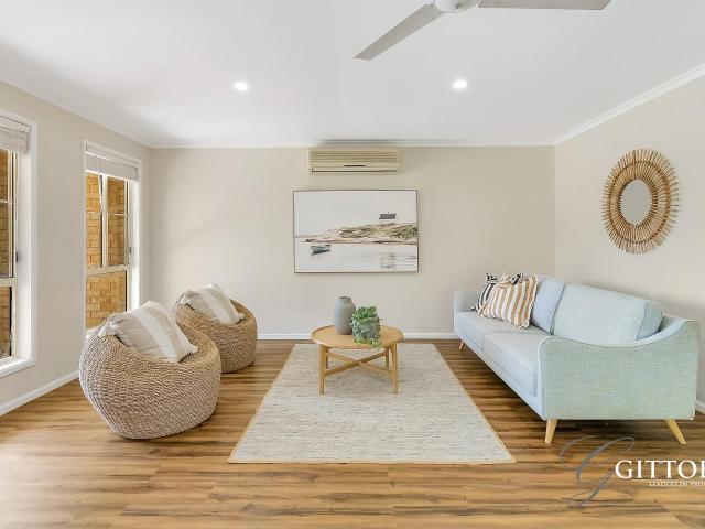 Sun Drenched Family Living & Peaceful Bush Outlook