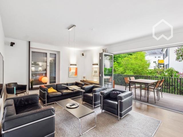 Sun drenched, fully furnished 5 room 125 sqm apartment in a quiet location with a large south facing balcony