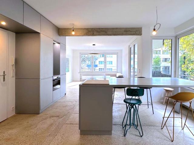 Sun Drenched Luxury Architect's Apartment in Prime Düsseldorf Location, Dusseldorf Amsterdam Apartments for Rent