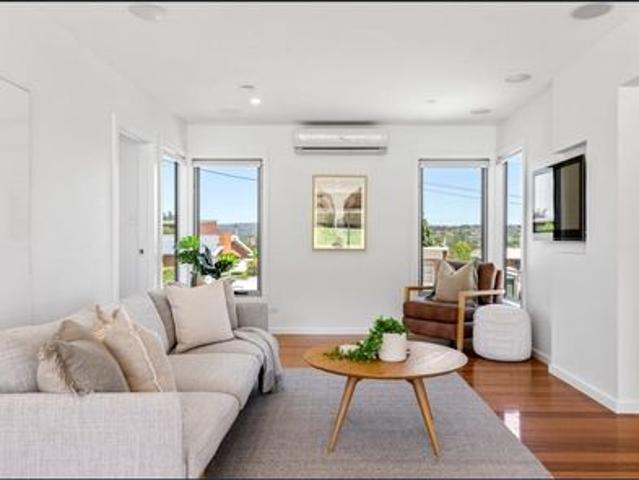 Sun Drenched, Modern Living