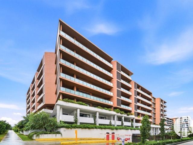 Sun Drenched North Facing, Modern Sophistication in the Heart of Rouse Hill
