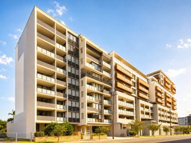 Sun Drenched North Facing Apartment with Exceptional Lifestyle Appeal