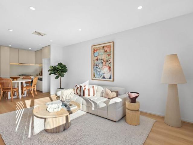 Sun Drenched Split Level 1 Bed + Study area in Rosebery