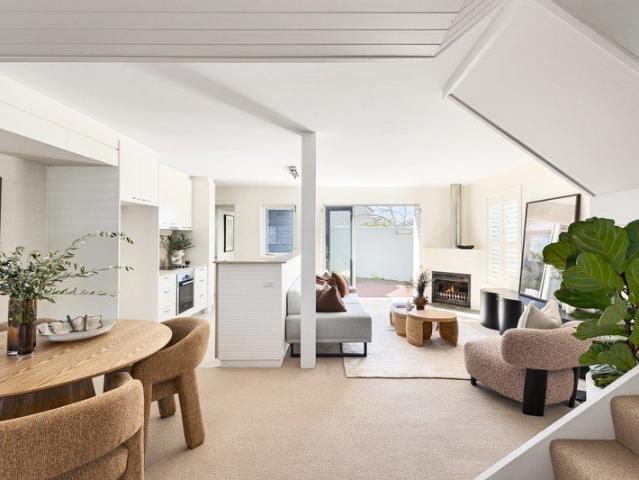 Sun drenched townhome with Harbour Bridge views