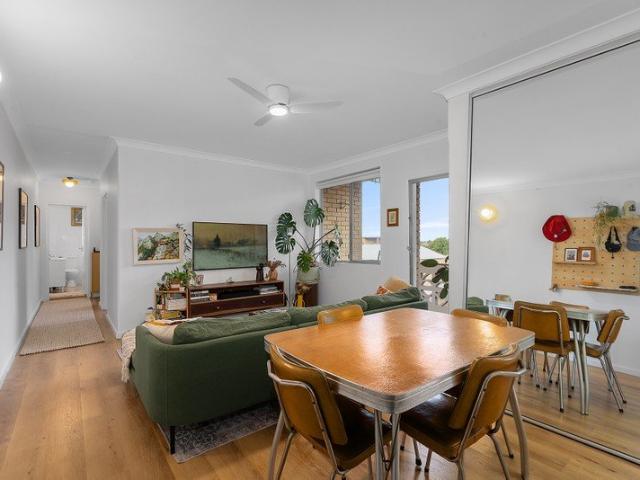 Sun Drenched Top Floor Apartment